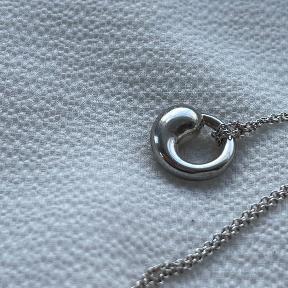 Elsa Peretti 16" Length Necklace Eternal Circle Pendant - Picture 7 of 14